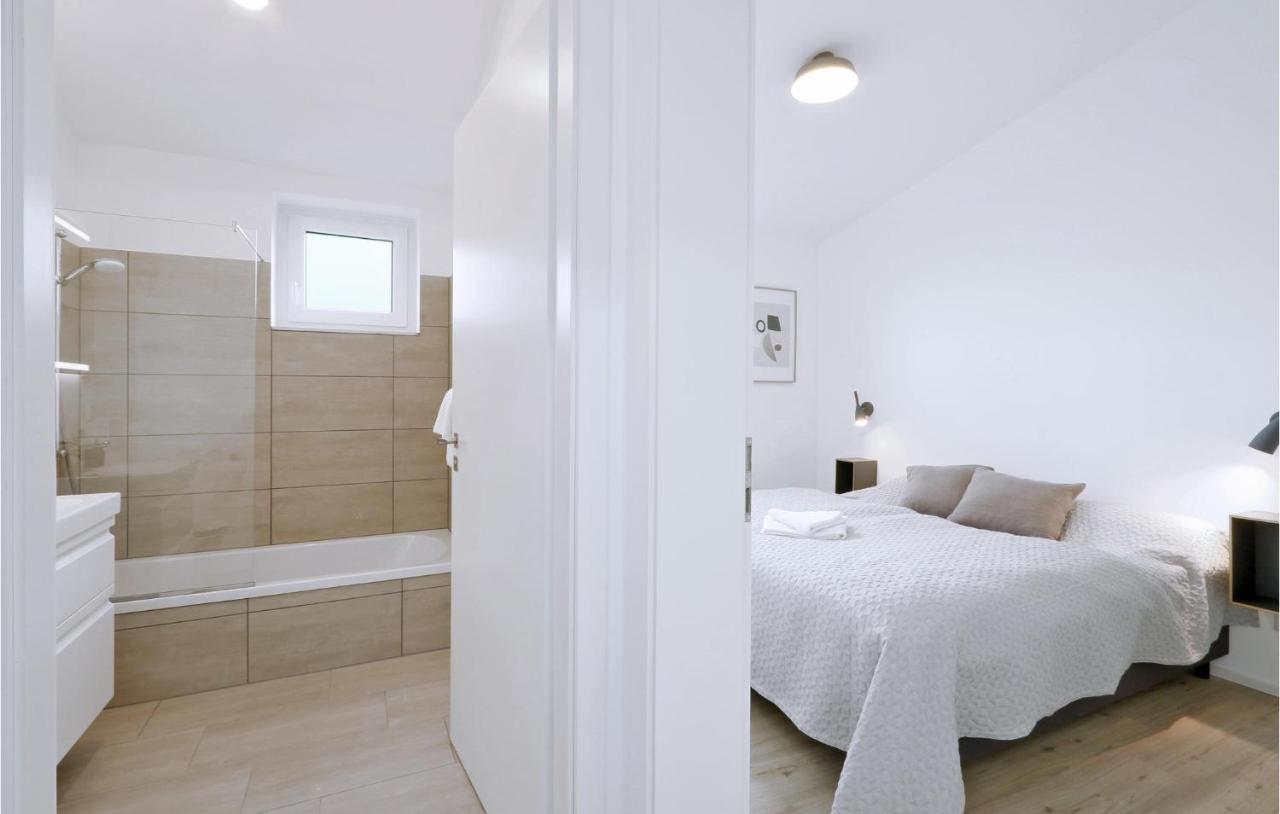Lovely Home In Lembruch-Duemmer See With Sauna ภายนอก รูปภาพ
